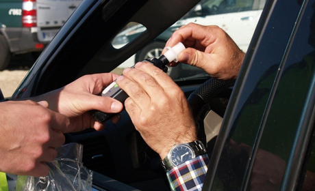 На Вінниччині двоє п'яних водіїв намагалися підкупити поліцейських: один із них — з Бара