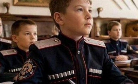 Привласнення історії та мілітаризація дітей: Навіщо окупанти створюють «козачі класи» на Донеччині