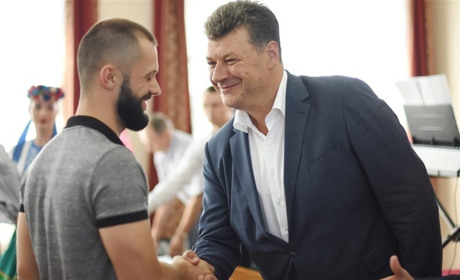 Голова ОДА відзначив чотирьох звягельських підприємців з нагоди професійного свята