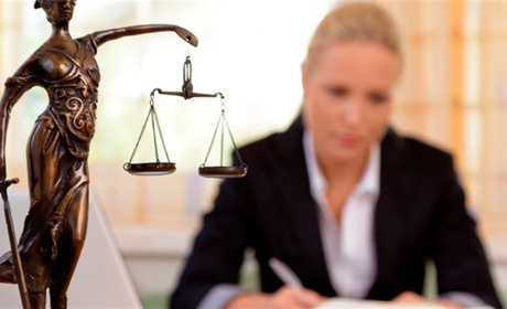 Повноваження, принципи та послуги адвоката