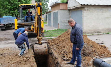Комунальники Покровська отримують сучасну техніку