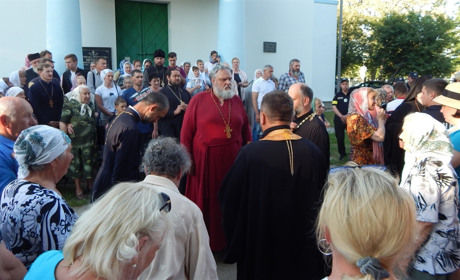 У Борисівці на Переяславщині проголосували за перехід до ПЦУ. До церкви вірян не пустили