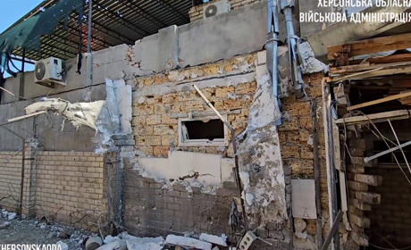 На Херсонщині армія рф поцілила у житлові квартали, медичний та навчальний заклади