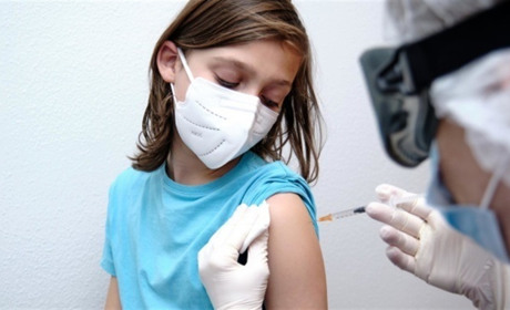 В Україні дозволили робити щеплення проти COVID-19 дітям від 12 років: що варто знати сватівчанам