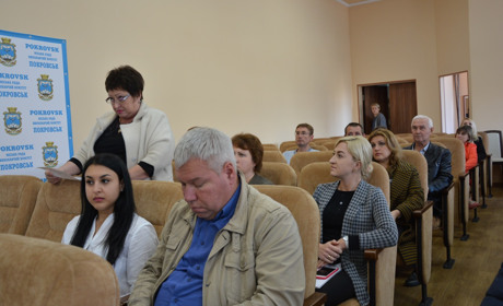 Під час апаратної наради керівники відділів та управлінь міста звітували про проведену роботу