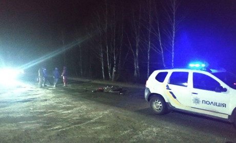 У Вараському районі позашляховик збив мотоцикліста