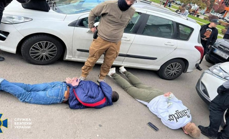 У Фастові затримали чоловіків, які допомагали призовникам незаконно виїхати за кордон