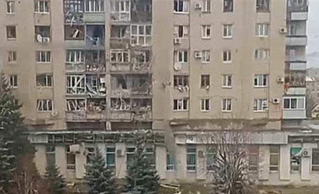 З окупованого Лисичанська повідомляють про приліт в центрі міста. Постраждала багатоповерхівка