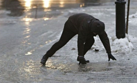 Що зробити, щоб взуття не ковзало в ожеледь - поради жителям Білопільщини