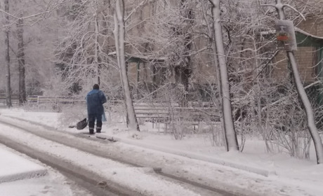 Снег заносит дороги области: в кювете оказались грузовики, «скорые» и маршрутка с мелитопольцами