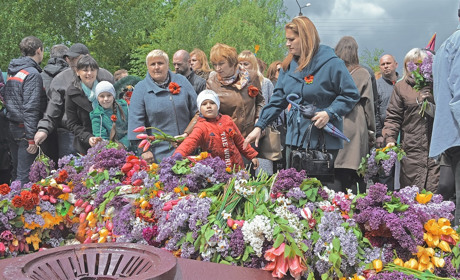Без масових заходів, але з вдячністю у серці: як у Жмеринці вшановуватимуть 8 і 9 травня