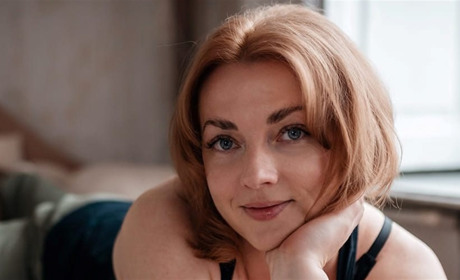 Поетеса з Глухова випустила чуттєву авторську пісню. Музику для неї написав Павло Зібров (ВІДЕО)
