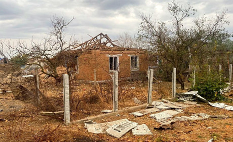 Окупанти атакують Херсонщину: поцілили у багатоповерхівки, приватні будинки, дитсадочок