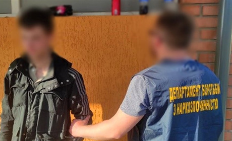 У червоноградського наркодилера поліцейські вилучили "товару" на понад півмільйона гривень