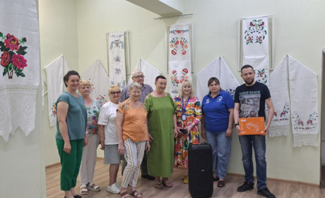 Непересічний день Первомайського музею: подарунки від ГО «Десяте квітня» та відкриття нової виставки