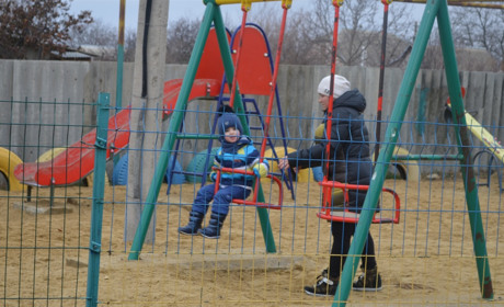 В селищі відкрили новий, на Слобідці пошкодили збудовані раніше: як спинити руйнівників майданчиків