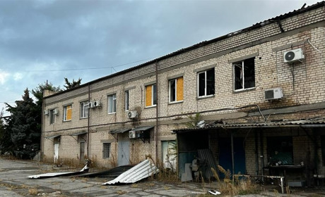 Окупанти масовано обстрілюють Херсонщину: пошкоджені школа, спорткомплекс, бібліотека