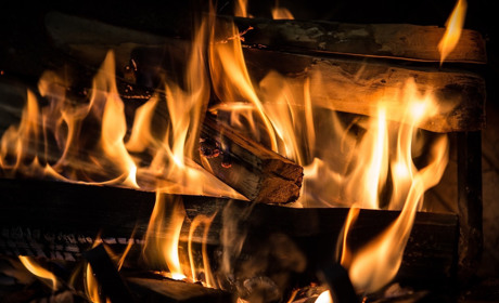 У Новопреображенному на Сватівщині під час пожежі у будинку загинув 71-річний чоловік