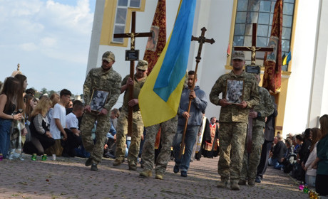 І знову двох... Чортків «на щиті» зустрів захисників-янголів Василевича Бориса та Дмитраша Павла