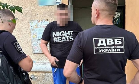 Одеський поліцейський в робочий час за 8 тис доларів щомісяця охороняв бізнесмена: схема керівника