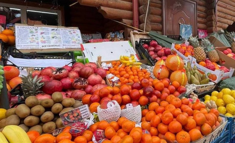Ціни на ринку у Звягелі 24 грудня: молоко, м’ясо, овочі та фрукти