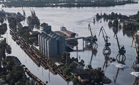 Минулої доби у дніпровській воді поблизу Херсона нафтопродуктів не виявили, — ХОВА