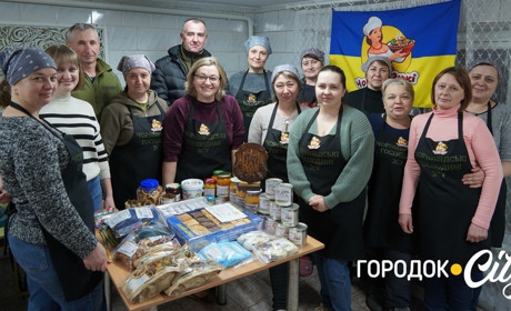 «Все почалося з мішечка борошна і ящичка маргарину». Історія волонтерок «Чорнивідські господині»
