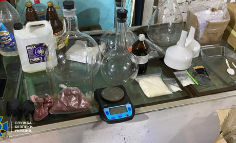 Щомісячний "прибуток" 12 млн грн: на Дніпропетровщині виявили наркоугруповання