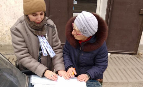 Як проходять незаконні псевдовибори путіна в окупованій Волновасі. Фото