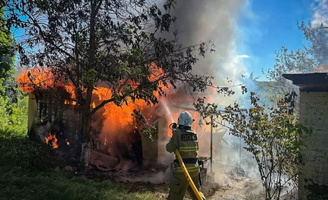 У селі Юшки на Обухівщині сталася пожежа: постраждала дача