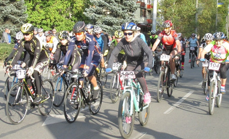 Александр Мерзликин приехал на родину из Прибалтики и на велосипеде друзей выиграл велогонку