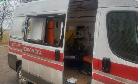 На Херсонщині терористи сьогодні обстріляли два медичні заклади, є поранені