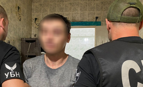 «Працювали, як годинник»: у Південноукраїнську викрили наркосхему з прибутком у сотні тисяч щомісяця