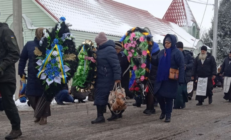 На щиті повернувся додому воїн Олександр Заїка