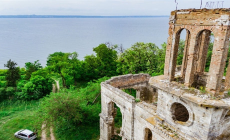 На Херсонщині є руїни маєтку "степових королів": ця родина заснувала заповідник Асканія-Нова