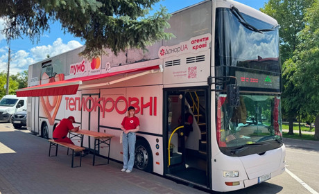 Спільнота «Теплокровних» у Сарнах: як пройшов день донора у мобільному бладмобілі