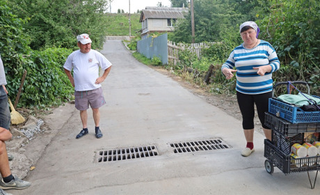 У Жмеринці укріплюють дорогу на вулиці Героїв Афганістану