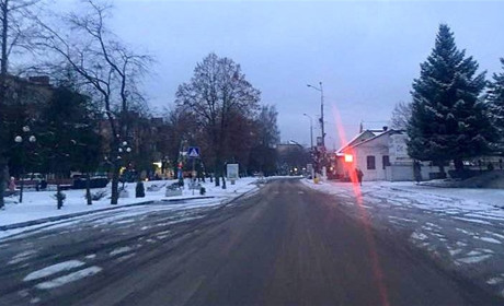 Засніжило: сарненці радіють, а комунальникам - клопіт
