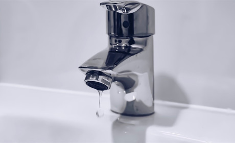 У Сватовому на Мирному та навколишніх вулицях немає води. Чому і коли включать