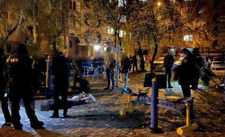 У Рівному на дитячому майданчику вибухнув боєприпас: серед постраждалих дитина