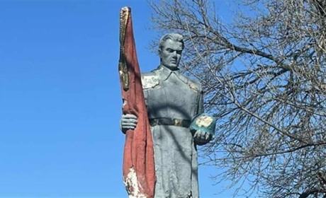 "Денацифікація" від росіян: поцілили у братську могилу часів Другої світової війни