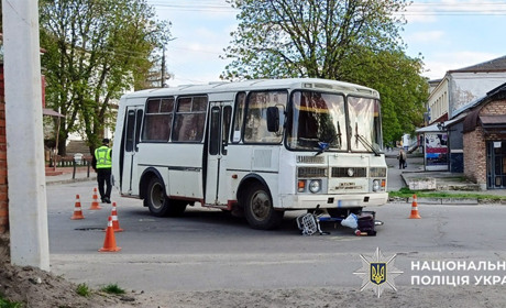 У Славуті пенсіонерка потрапила до лікарні після наїзду автобуса