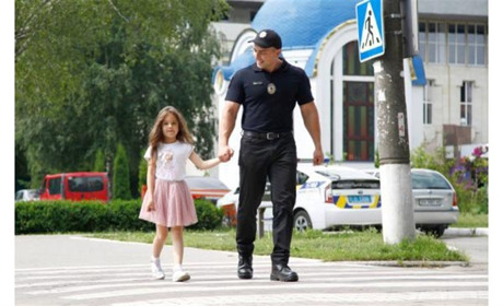 "Безпечні автомобільні дороги": поліція Білопільщини закликає дотримуватися правил дорожнього руху