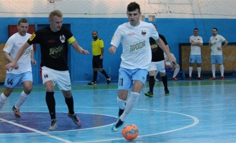 Як зірки українського футболу грали в Херсоні