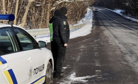 На Переяславщині ВАЗ "наздогнав" Mazda дорогою до заміського комплексу: хроніка поліції