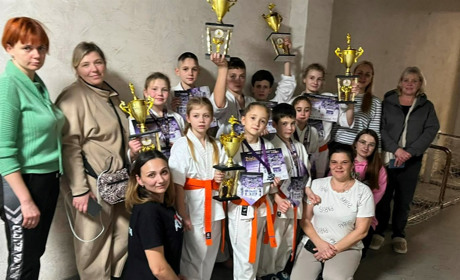 П’ять золотих і три срібні медалі: первомайські каратисти повернулися з Одеського турніру