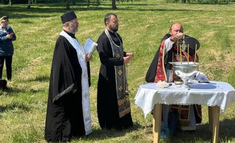 У селі на Переяславщині встановили хрест на місці майбутнього храму: його збудують меценати