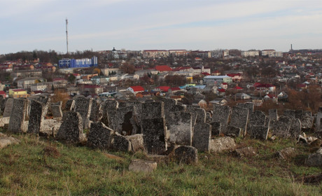 Єврейські кладовища в Городку та Купині планують огородити