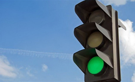 На перехресті поблизу міського ринку відновили роботу світлофора