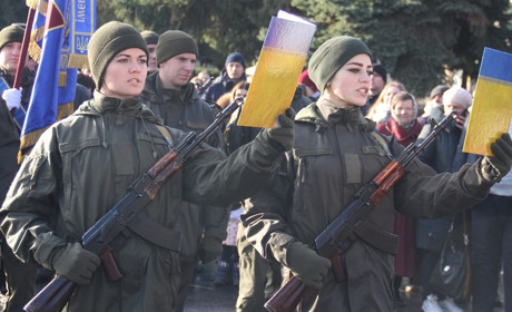На центральній площі Калинівки нацгвардійці присягнули  Україні